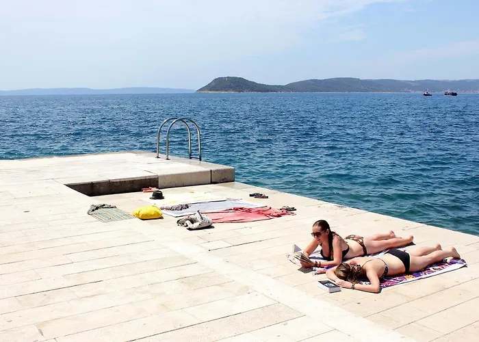 With A Parking Space - 7569